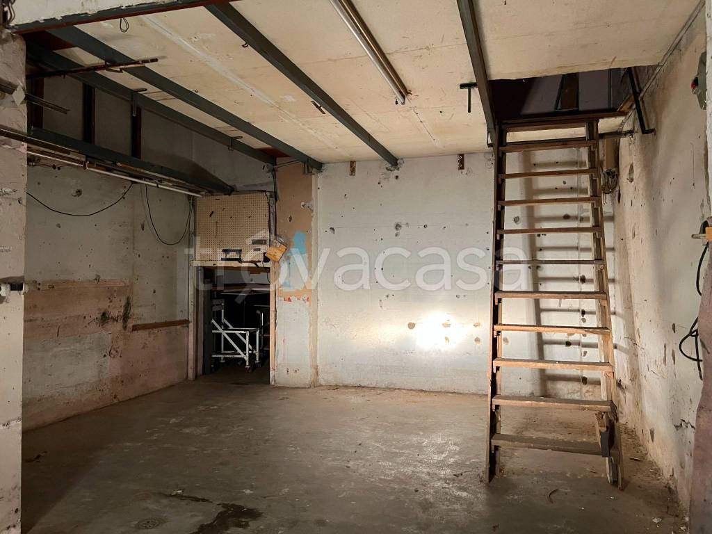 locale di sgombero in vendita a Savona