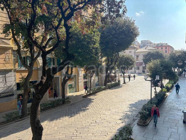 ufficio in vendita a Savona in zona Centro Storico