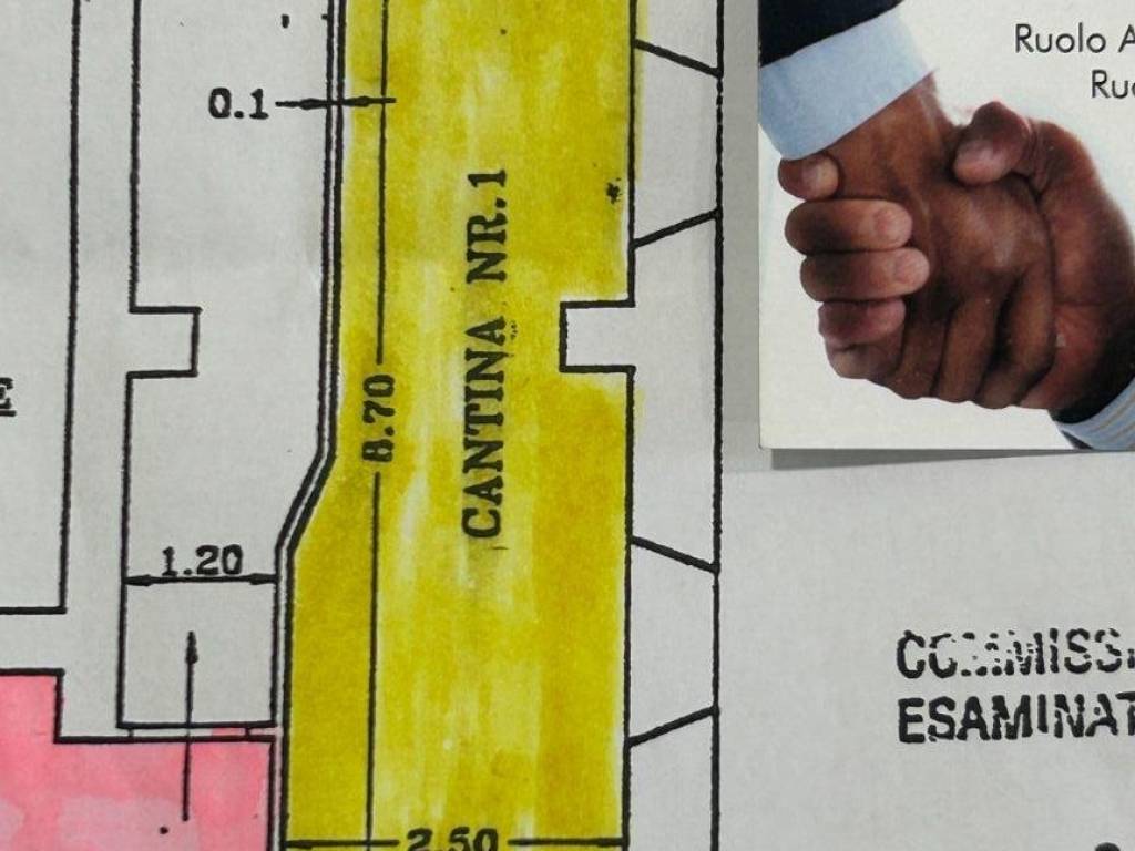 locale commerciale in vendita a Savona in zona Centro Storico