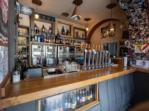 negozio in vendita a Savona in zona Centro Storico