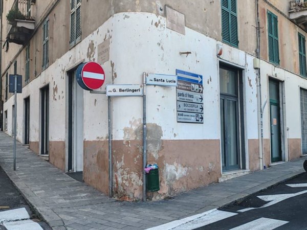 negozio in vendita a Savona