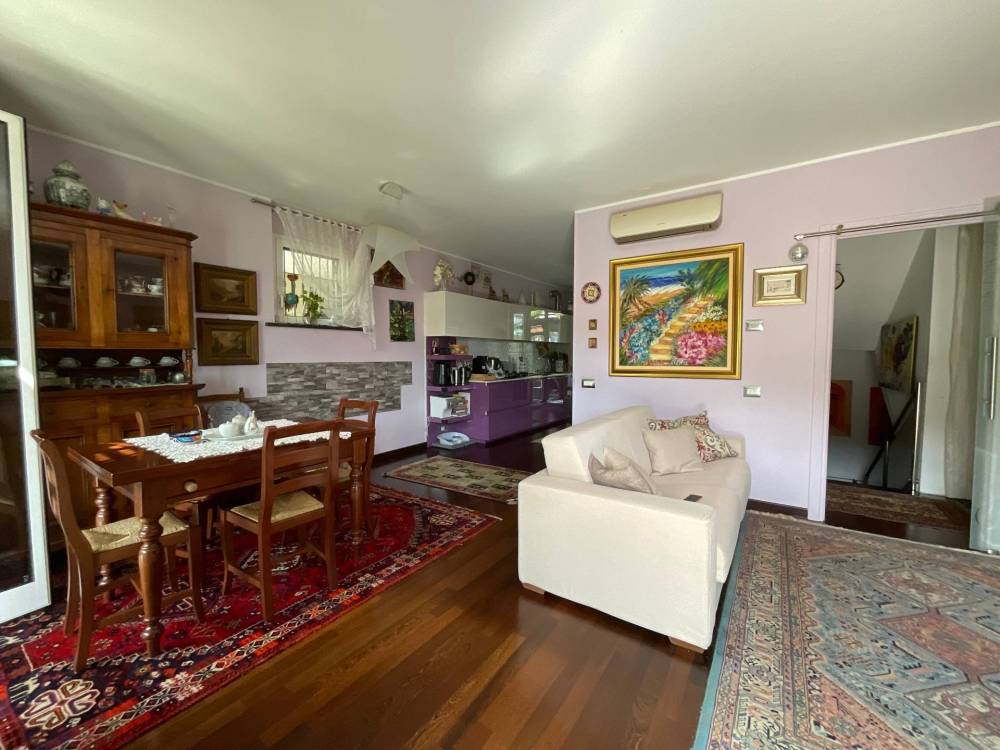 casa indipendente in vendita a Savona in zona Centro Storico