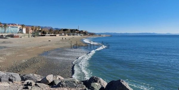locale commerciale in vendita a Savona