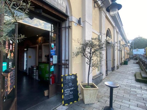 negozio in vendita a Savona in zona Centro Storico