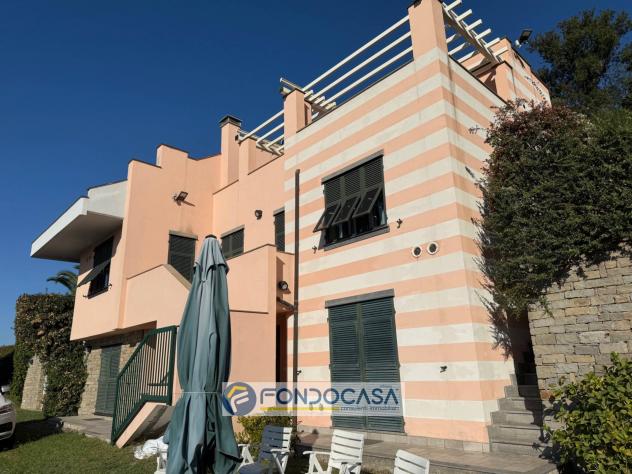 casa indipendente in vendita a Savona in zona Conca Verde