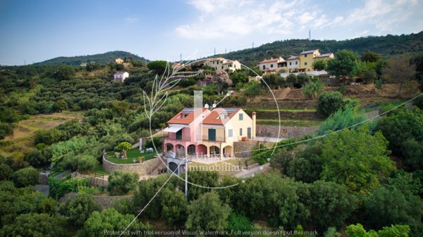 casa indipendente in vendita a Savona