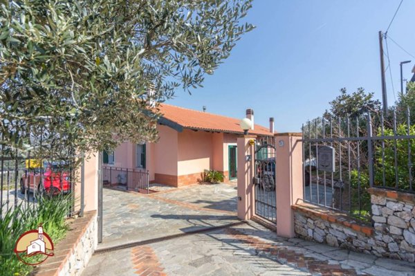 casa indipendente in vendita a Savona