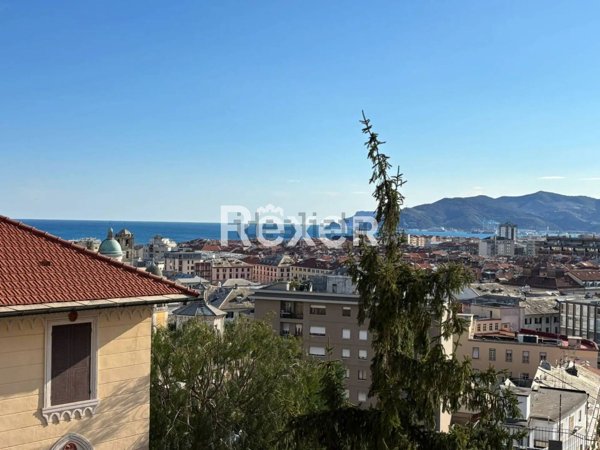 appartamento in vendita a Savona in zona Centro Storico