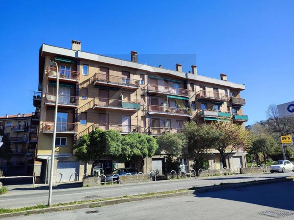 appartamento in vendita a Savona in zona Montemoro