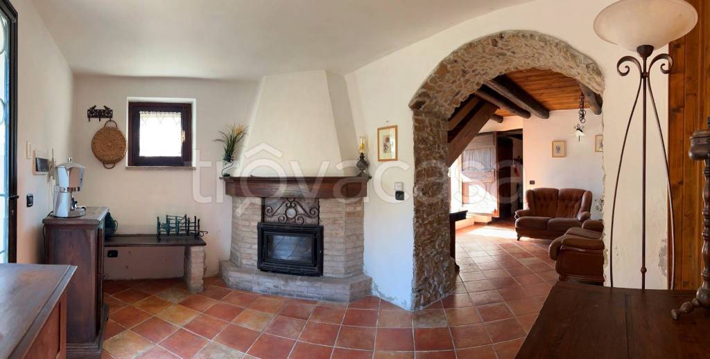 casa indipendente in vendita a Savona in zona Montemoro