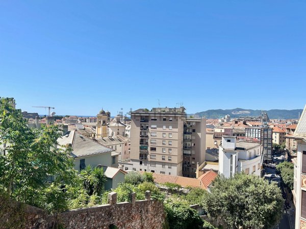 appartamento in vendita a Savona in zona Centro Storico