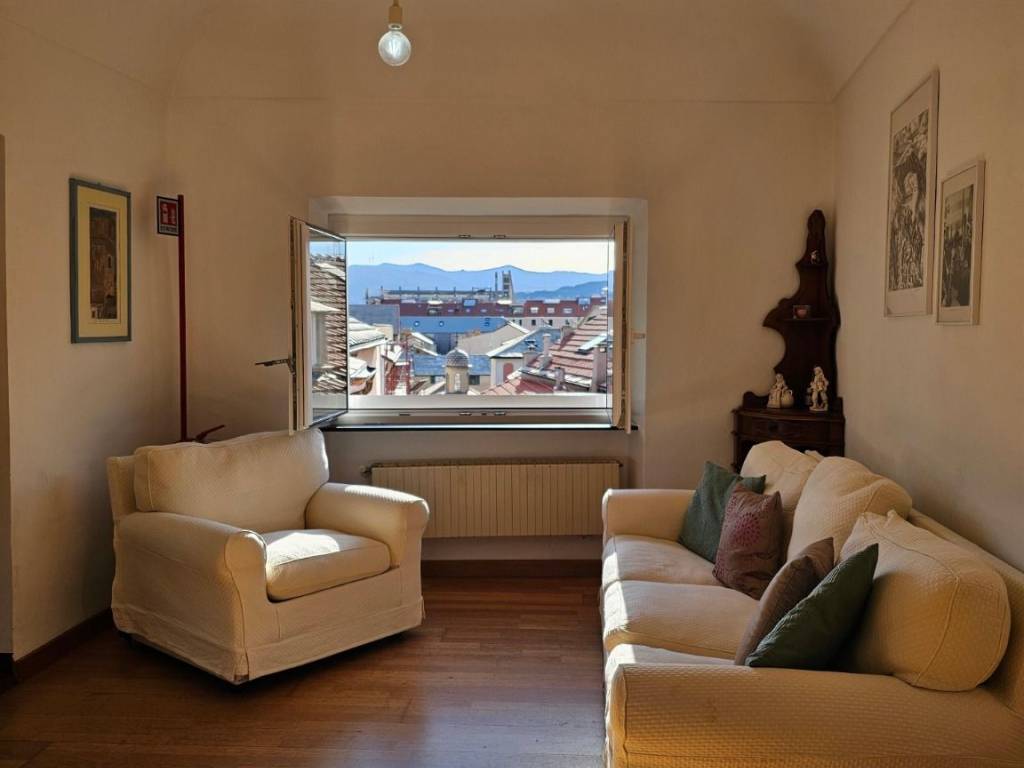 appartamento in vendita a Savona in zona Centro Storico