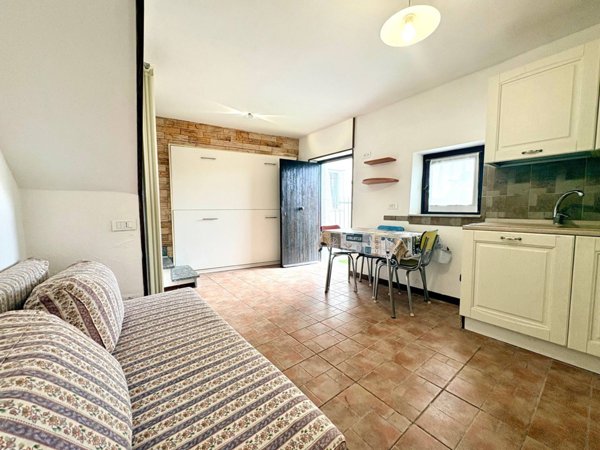 casa indipendente in vendita a Savona in zona Centro Storico