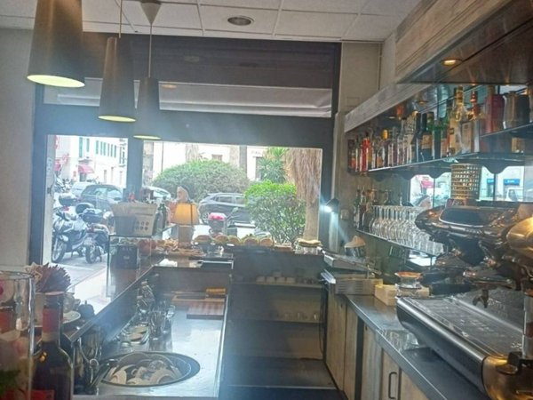 negozio in vendita a Savona in zona Centro Storico
