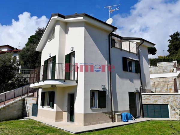 casa indipendente in vendita a Savona
