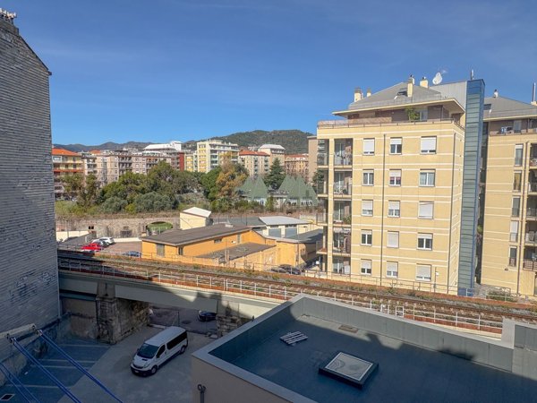 appartamento in vendita a Savona in zona Centro Storico