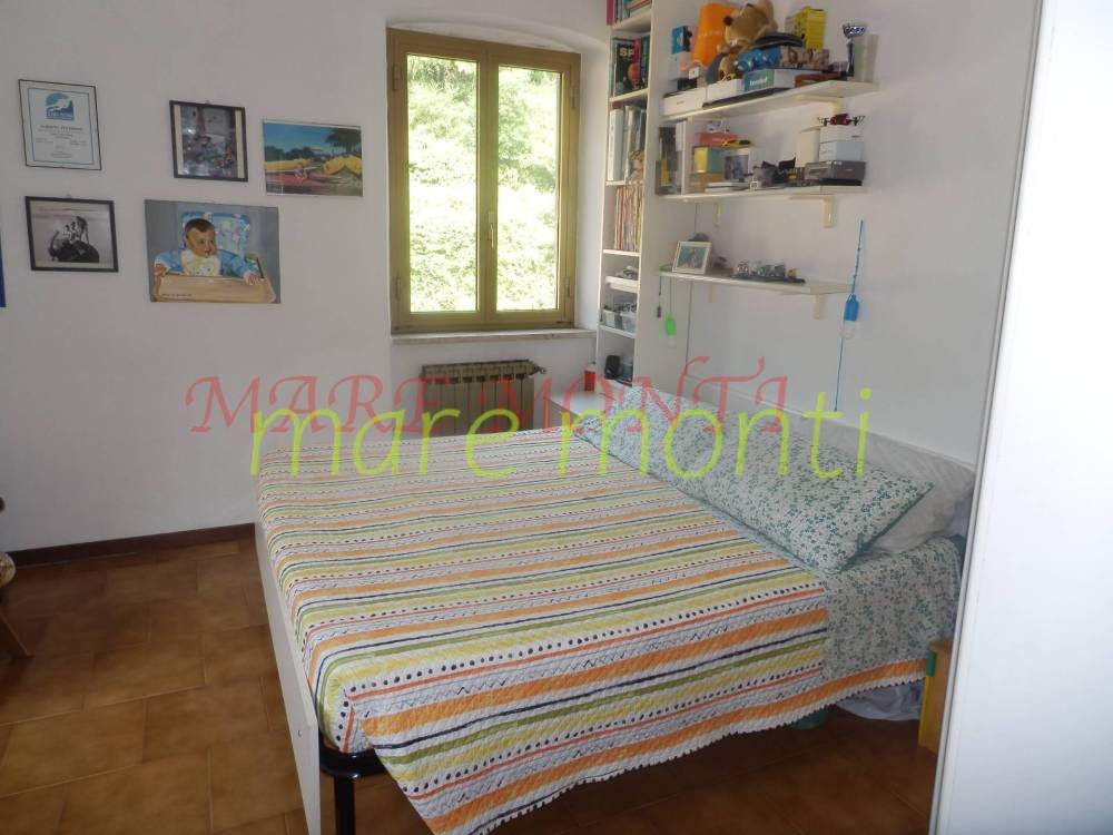 casa indipendente in vendita a Savona in zona Santuario