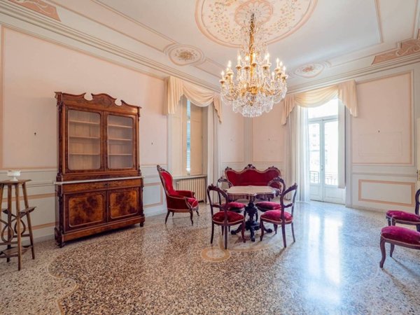 appartamento in vendita a Savona in zona Centro Storico