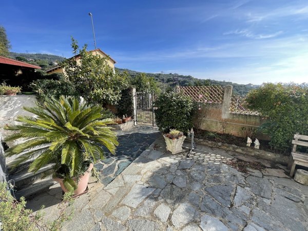casa semindipendente in vendita a Savona