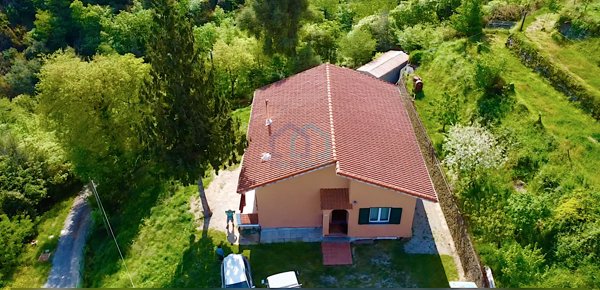 casa indipendente in vendita a Savona in zona Santuario