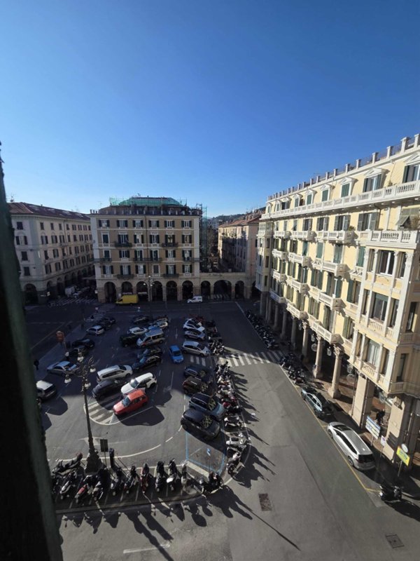 appartamento in vendita a Savona in zona Centro Storico