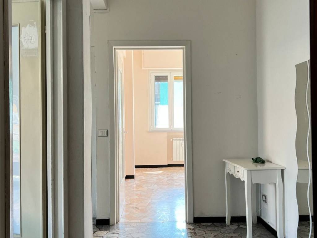 appartamento in vendita a Savona in zona Santuario