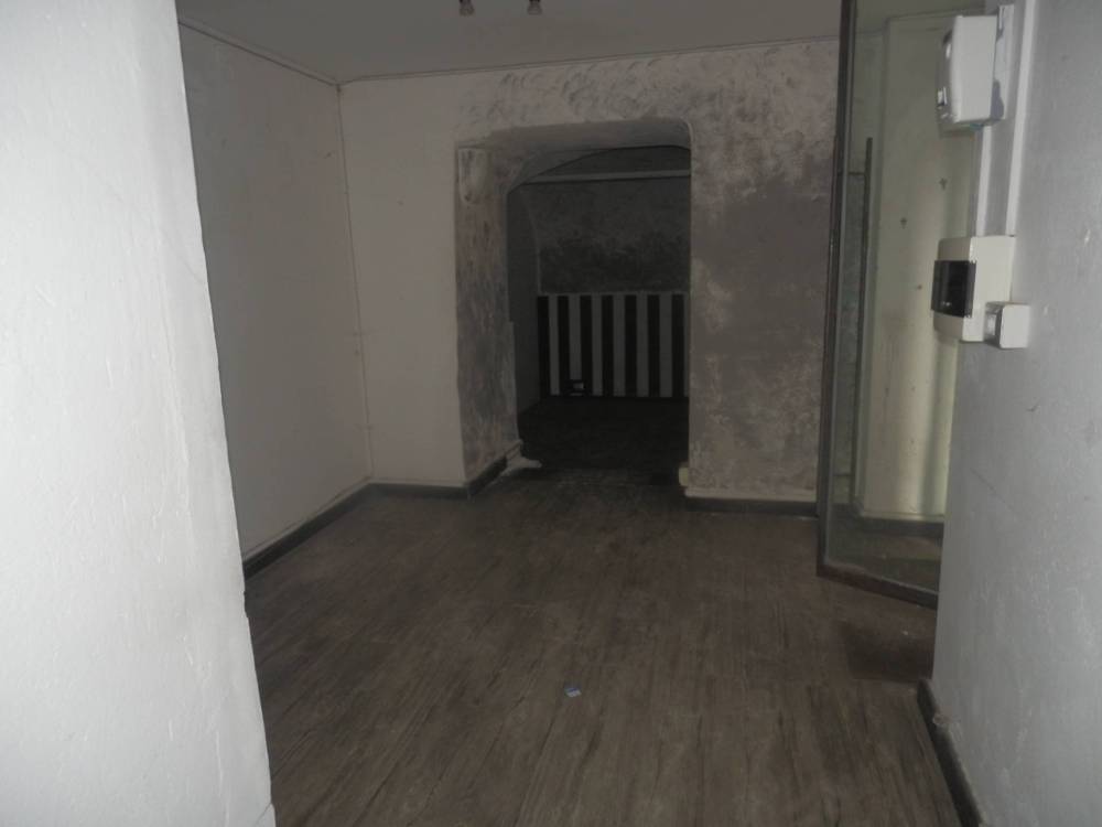 negozio in vendita a Savona in zona Centro Storico