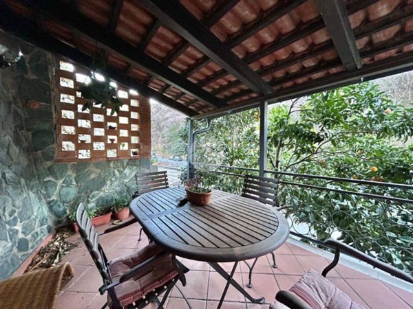 appartamento in vendita a Savona in zona Montemoro