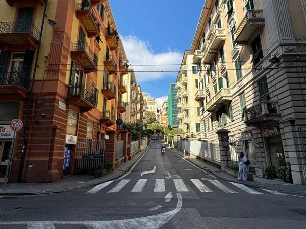 appartamento in vendita a Savona in zona Centro Storico