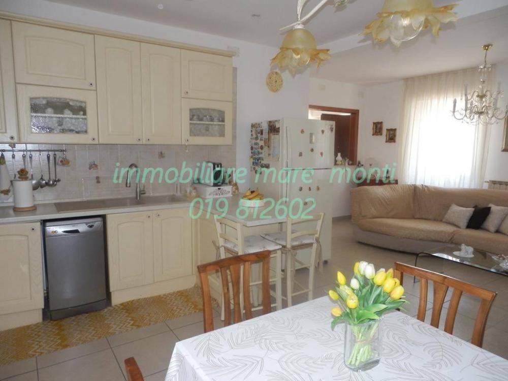 casa indipendente in vendita a Savona