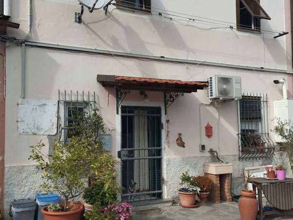 casa indipendente in vendita a Savona