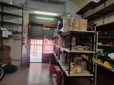 negozio in vendita a Savona in zona Centro Storico
