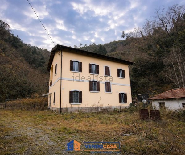 casa indipendente in vendita a Savona in zona Madonna del Monte