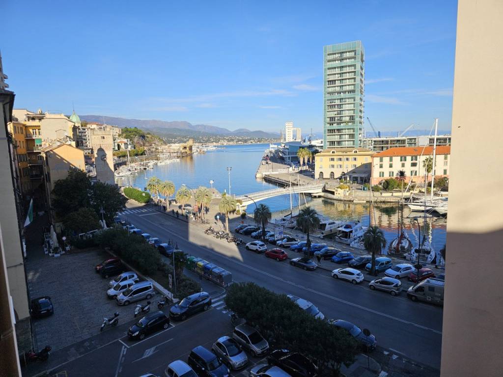 appartamento in vendita a Savona in zona Centro Storico