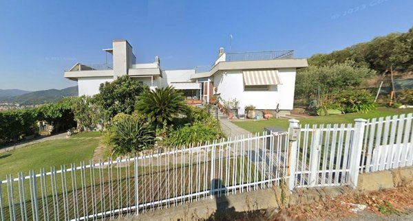 casa indipendente in vendita a Savona in zona Madonna del Monte