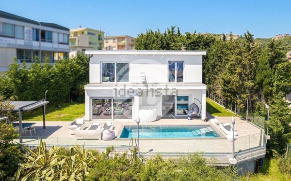 casa indipendente in vendita a Savona