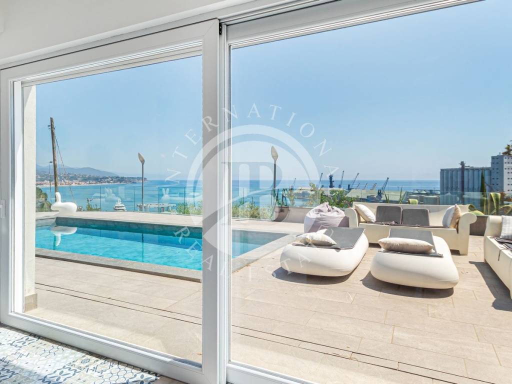 casa indipendente in vendita a Savona