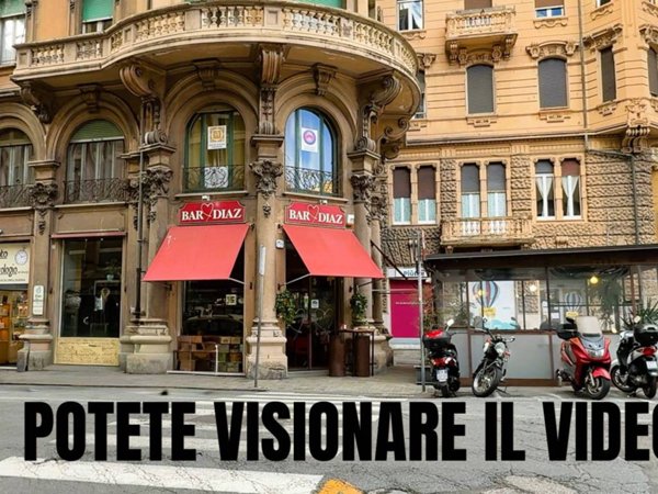 negozio in vendita a Savona in zona Centro Storico
