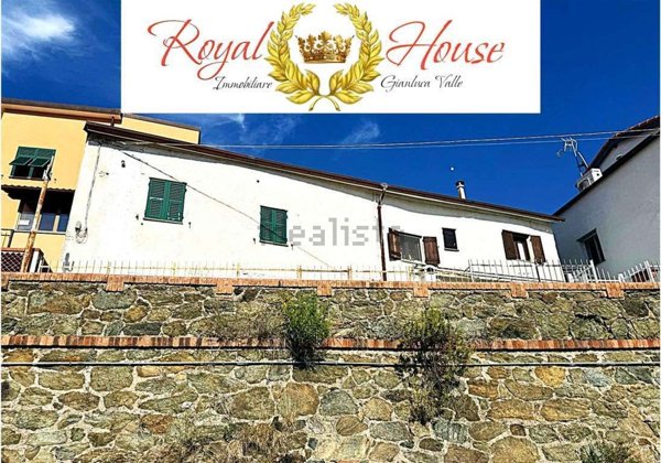 casa indipendente in vendita a Savona in zona Madonna del Monte