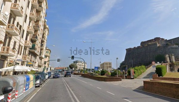 negozio in vendita a Savona in zona Centro Storico