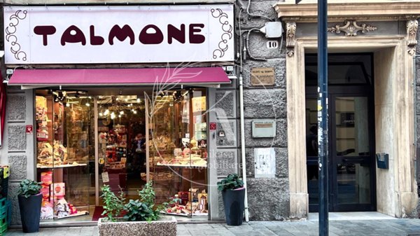 negozio in vendita a Savona in zona Centro Storico