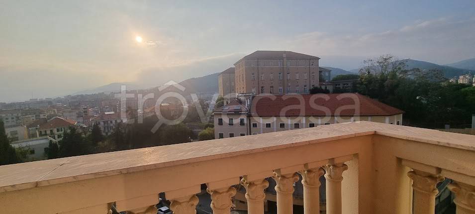 appartamento in vendita a Savona in zona Centro Storico