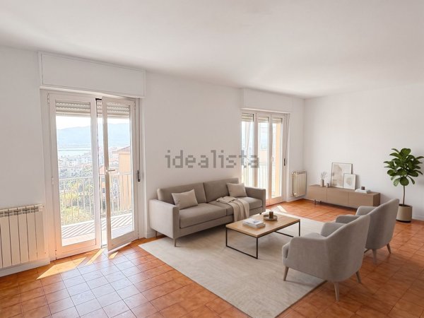 appartamento in vendita a Savona in zona Madonna del Monte