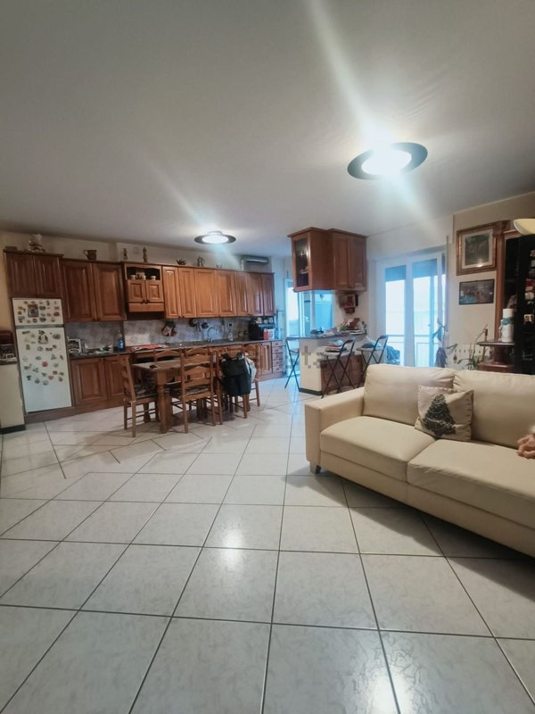 appartamento in vendita a Savona in zona Madonna del Monte