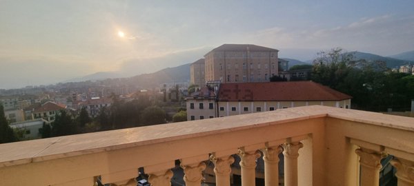 appartamento in vendita a Savona in zona Centro Storico