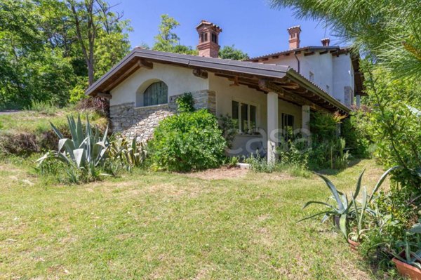 casa indipendente in vendita a Savona in zona Madonna del Monte