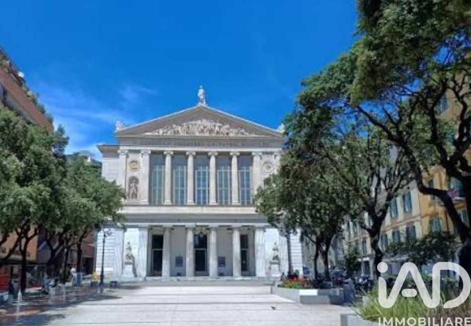 negozio in vendita a Savona in zona Centro Storico