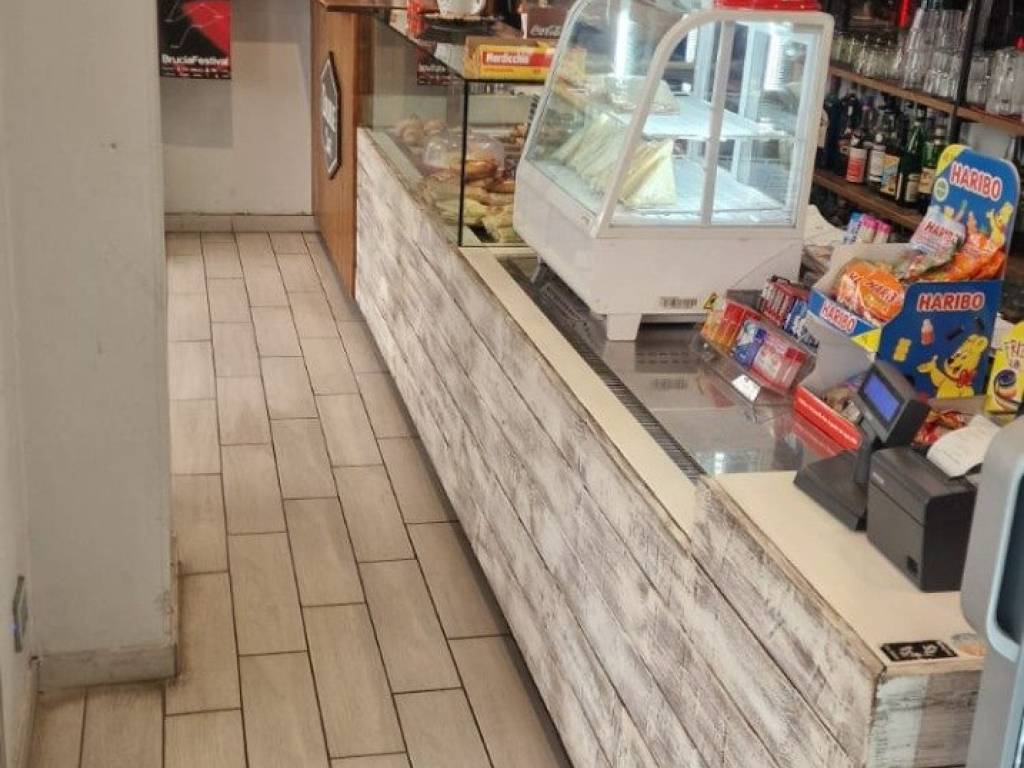 negozio in vendita a Savona in zona Centro Storico