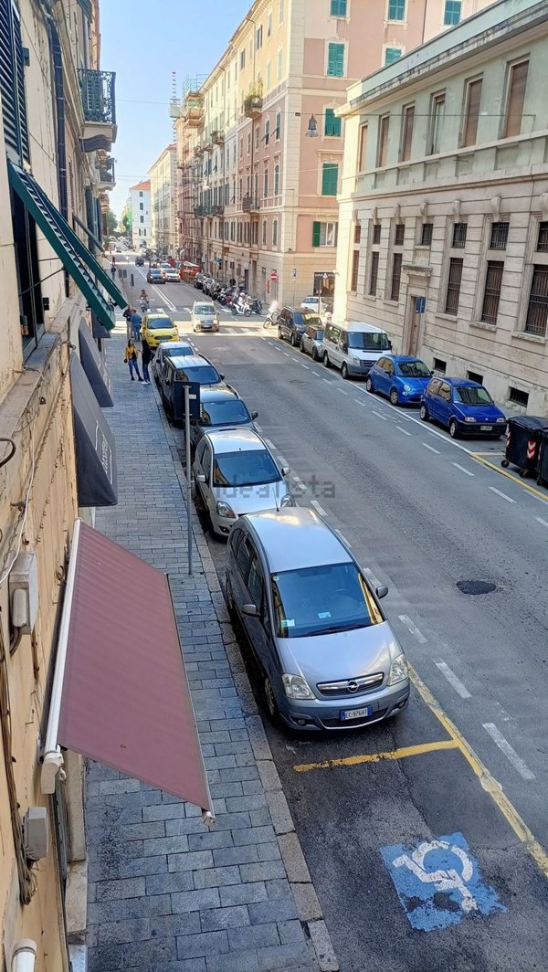 negozio in vendita a Savona in zona Centro Storico