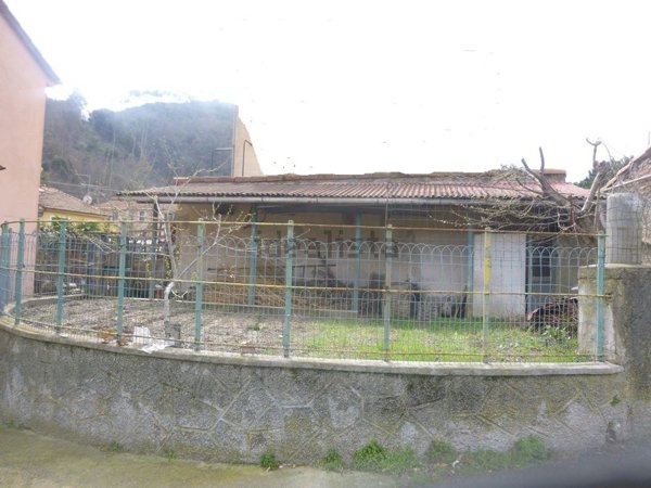 casa indipendente in vendita a Savona in zona Riborgo / San Bernardo